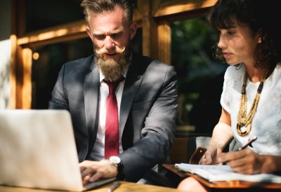 4 punten waar je je werk-outfit op moet baseren